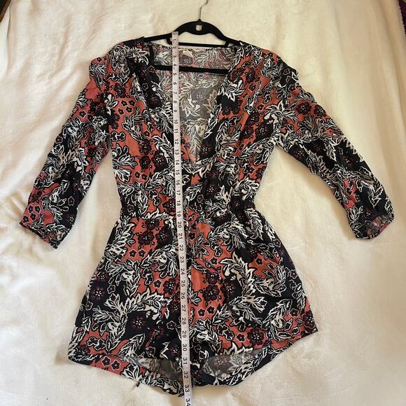 H&M Black White Coral Long Sleeved V Neck Romper Women's Size 4 - Picture 8 of 8
